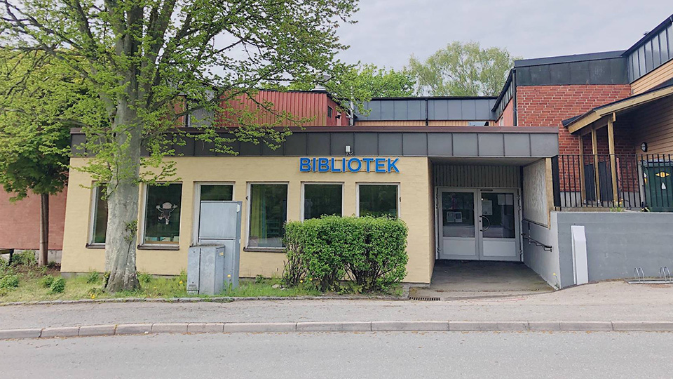 Fasaden på Hälleviks bibliotek